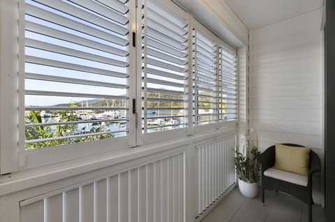 Boathouse Port Of Airlie - Accommodation Bookings 15