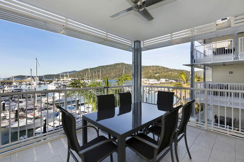 Boathouse Port Of Airlie - Accommodation Bookings 20