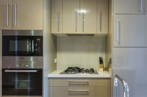 Boathouse Port Of Airlie - Accommodation Bookings 7