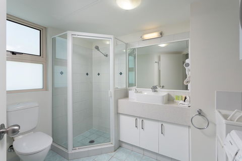 Maldives Resort Main Beach, Gold Coast - Accommodation Bookings 22