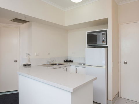 Maldives Resort Main Beach, Gold Coast - Accommodation Bookings 10