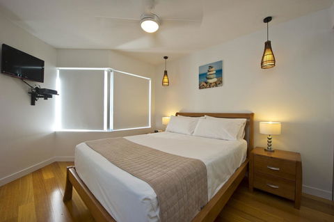 Maggies Beachfront Apartment 10 - Accommodation Bookings 4