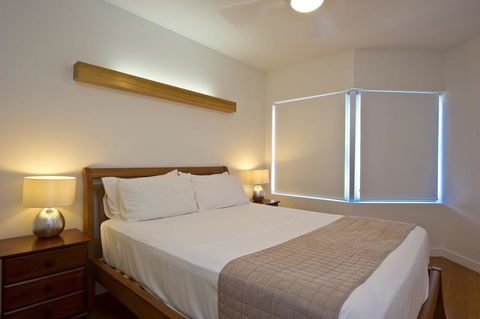 Maggies Beachfront Apartment 10 - Accommodation Bookings 3