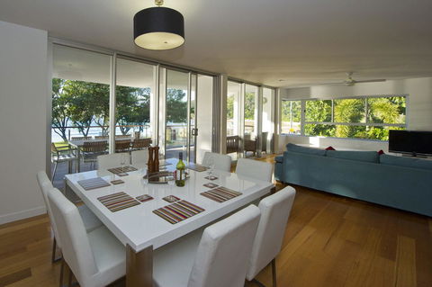 Maggies Beachfront Apartment 10 - Accommodation Bookings 7
