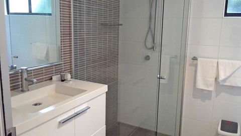 Hinchinbrook Holiday Apartments - Accommodation Bookings 9