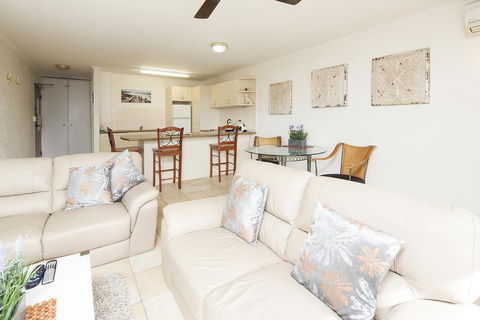 Burleigh Palms Holiday Apartments - Accommodation Bookings 25