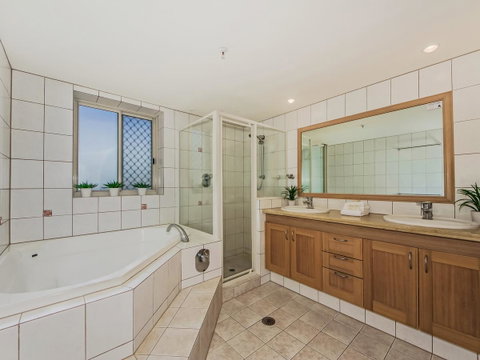 Oceana On Broadbeach - Accommodation Bookings 11