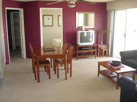 Bayview Harbourview Apartments - Accommodation Bookings 24
