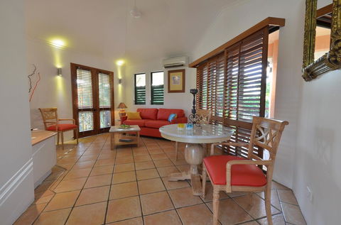 Martinique On Macrossan - Accommodation Bookings 4