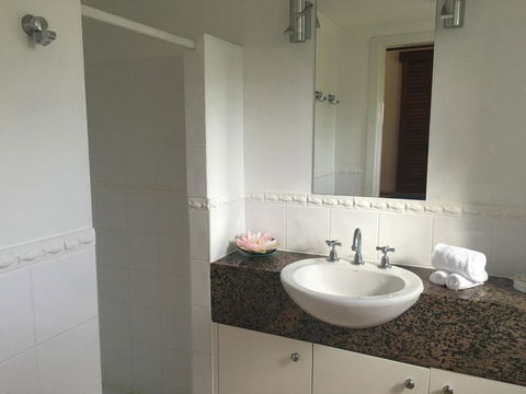 Martinique On Macrossan - Accommodation Bookings 9
