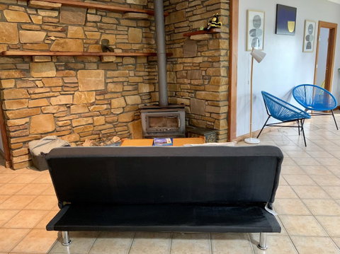 Beeâ€™s Place - 3 Bedroom Home On 10 Acres Of Land With Distant Ocean Views - Accommodation Bookings 3