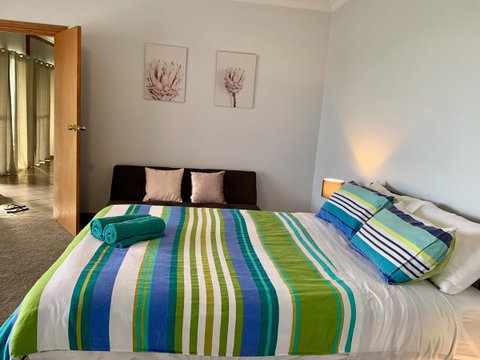 Beeâ€™s Place - 3 Bedroom Home On 10 Acres Of Land With Distant Ocean Views - Accommodation Bookings 5