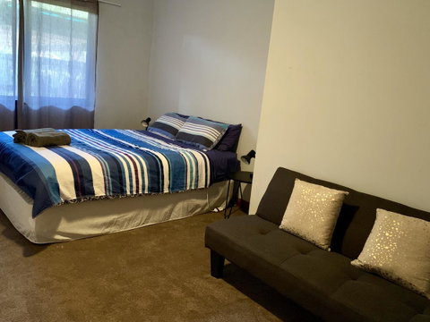 Beeâ€™s Place - 3 Bedroom Home On 10 Acres Of Land With Distant Ocean Views - Accommodation Bookings 6