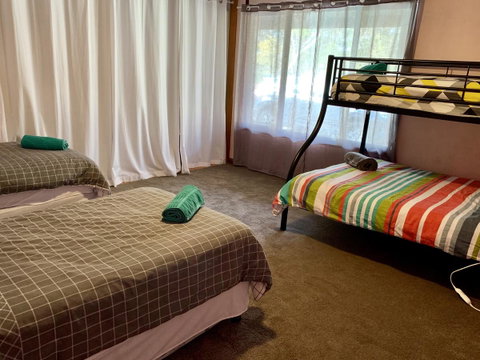 Beeâ€™s Place - 3 Bedroom Home On 10 Acres Of Land With Distant Ocean Views - Accommodation Bookings 7
