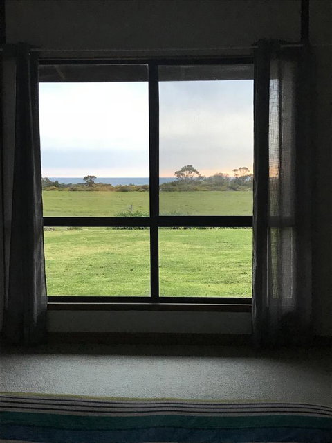 Beeâ€™s Place - 3 Bedroom Home On 10 Acres Of Land With Distant Ocean Views - Accommodation Bookings 20