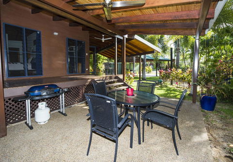 Magnetic Cottage - Accommodation Bookings 7