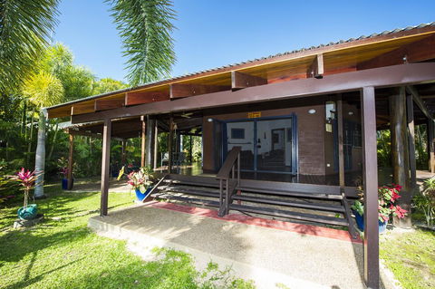 Magnetic Cottage - Accommodation Bookings 1