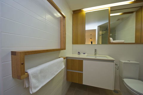 Maggies Beachfront Apartment 7 - Accommodation Bookings 8