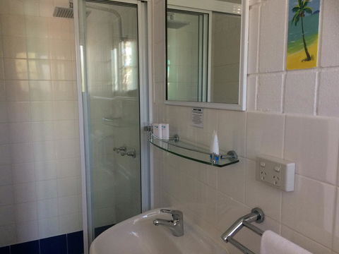 Tropical Palms Resort & 4WD Hire - Accommodation Bookings 27