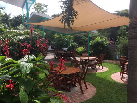 Tropical Palms Resort & 4WD Hire - Accommodation Bookings 24
