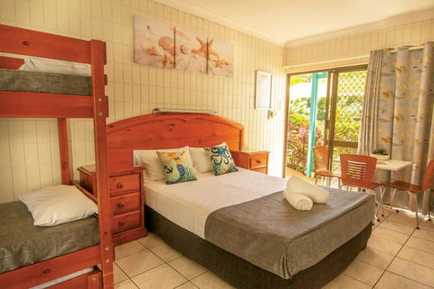 Tropical Palms Resort & 4WD Hire - Accommodation Bookings 2