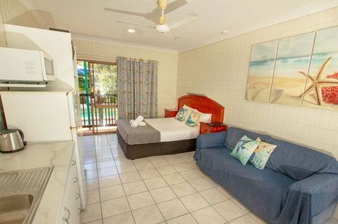 Tropical Palms Resort & 4WD Hire - Accommodation Bookings 0
