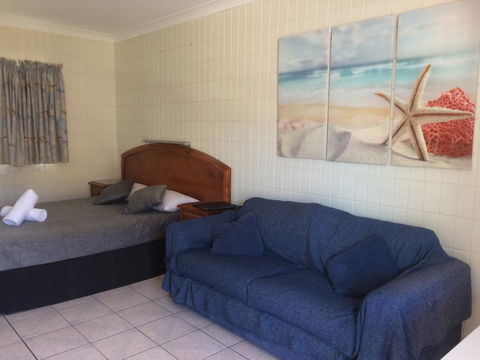 Tropical Palms Resort & 4WD Hire - Accommodation Bookings 1