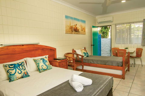 Tropical Palms Resort & 4WD Hire - Accommodation Bookings 6