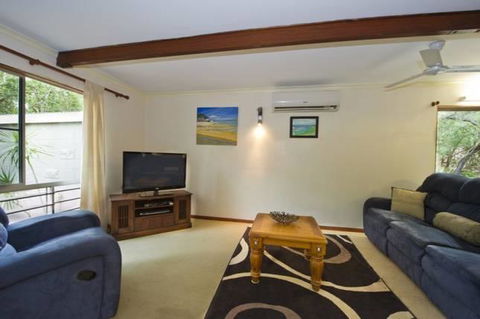 Magnetic Island Holiday House - Accommodation Bookings 3