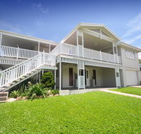 Island Adventure Holiday House