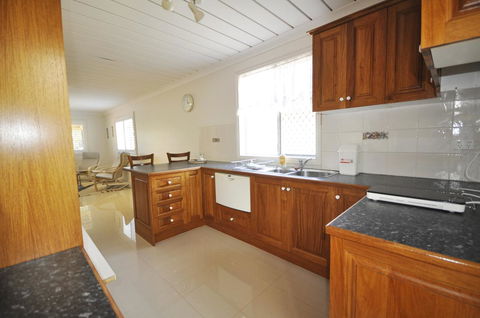 Ocean Wave - Accommodation Bookings 7