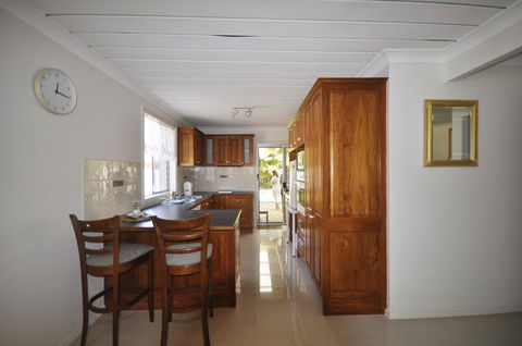 Ocean Wave - Accommodation Bookings 6