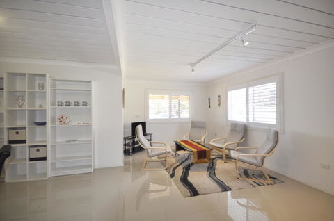 Ocean Wave - Accommodation Bookings 9