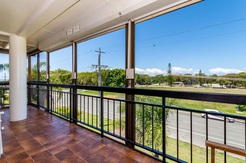 Spacious Unit Overlooking Moreton Bay - Boyd St, Woorim - Accommodation Bookings 9