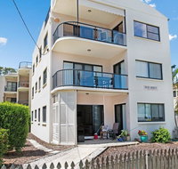 Quiet location across from waterfront - South Esp Bongaree - Accommodation Bookings