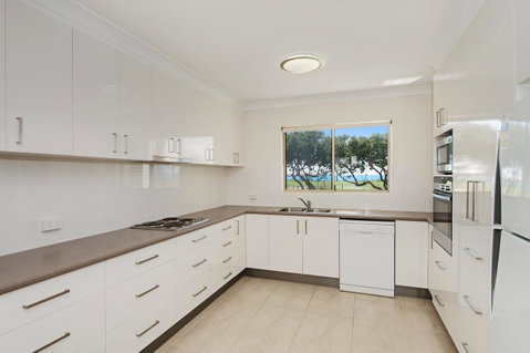 Walk To Surf Beach - Ground Floor Apartment - Bribie Horizons Boyd St, Woorim - Accommodation Bookings 4