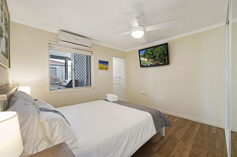 Fishing And Swimming At Your Doorstep - Sylvan Beach Esp, Bellara - Accommodation Bookings 3