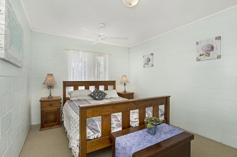First Floor Unit Close To Shops, Park And Waterfront! - Accommodation Bookings 2