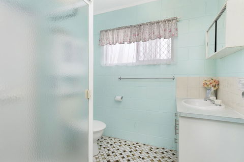 First Floor Unit Close To Shops, Park And Waterfront! - Accommodation Bookings 18