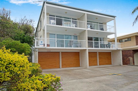 LISTEN TO THE SURF From Rickman Pde, Woorim - Accommodation Bookings 17