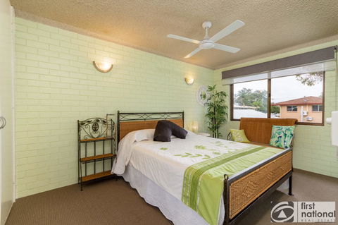 Air Conditioned Unit Stones Throw To The Waterfront. - Accommodation Bookings 16