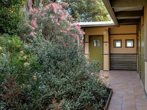 Claytons 1 By Discover Stradbroke - Accommodation Bookings 1