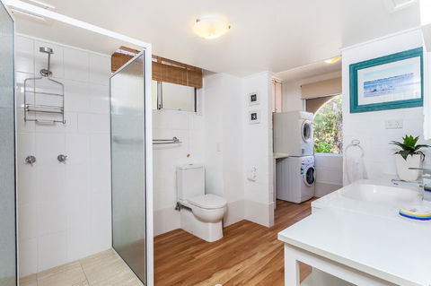 The Islander - Accommodation Bookings 16