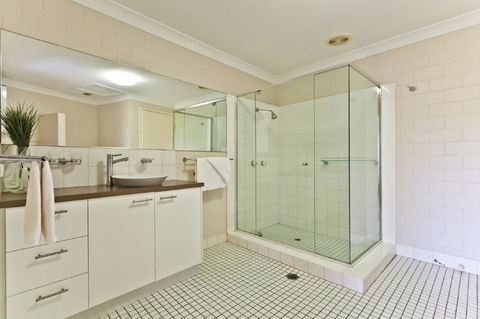 The Islander - Accommodation Bookings 38