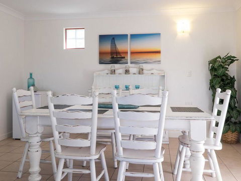 First Point Down By Discover Stradbroke - Accommodation Bookings 11