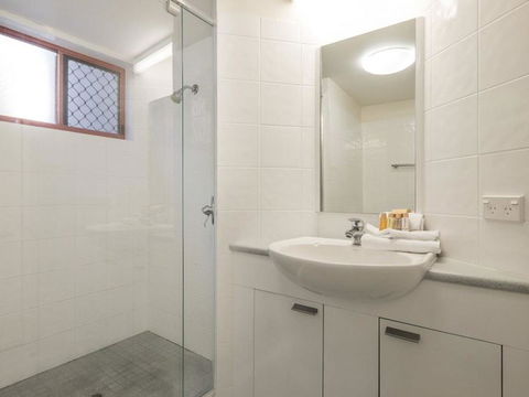First Point Down By Discover Stradbroke - Accommodation Bookings 7
