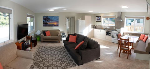 Adventure Bay Holiday Home - Accommodation Bookings 3