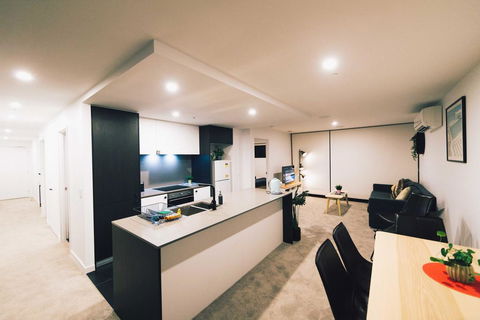 Mid Night Apartment Canberra City Onsite Parking - Accommodation Bookings 1