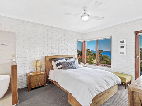 'Nunkeri', 5 Kerrie Close - Stunning House With Fabulous Views, Linen, WIFI & Air Conditioning - Accommodation Bookings 1