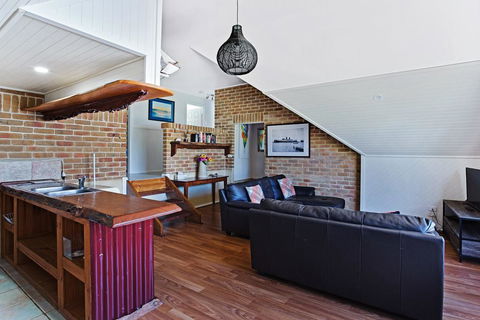 'Salt Wood' Cabin Style Retreat - Accommodation Bookings 2